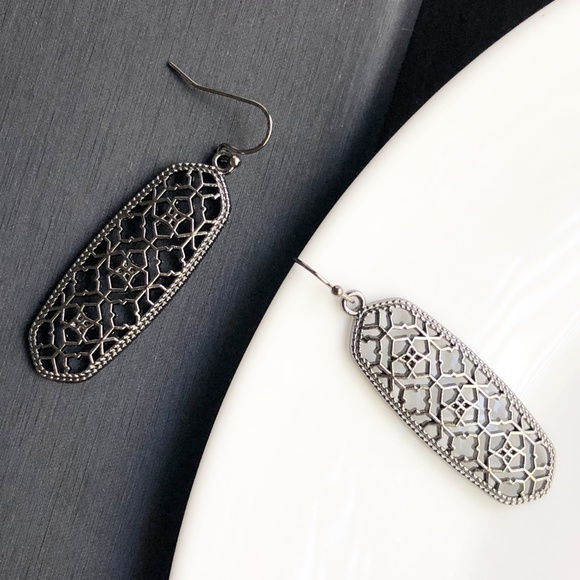 NEW Oval Filigree Earrings (black) - Picture 1 of 8